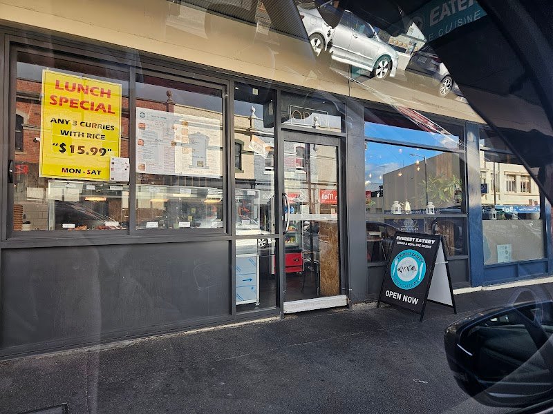 Everest Eatery - Indian & Nepalese Cuisine